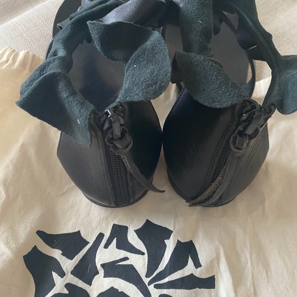 ISABEL MARANT Audry ruffled leather sandals - Picture 4 of 11